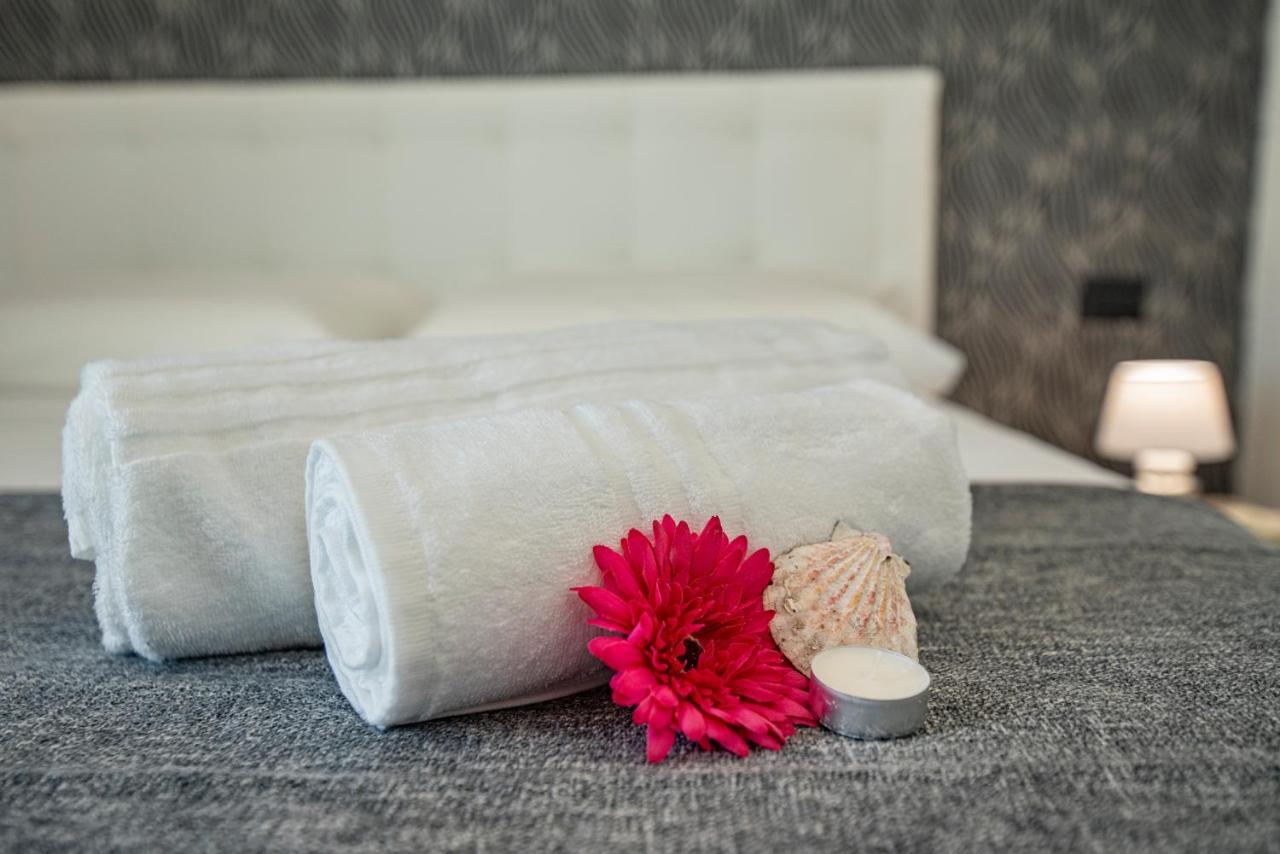 La Dolce Vita Rooms Прочида Экстерьер фото