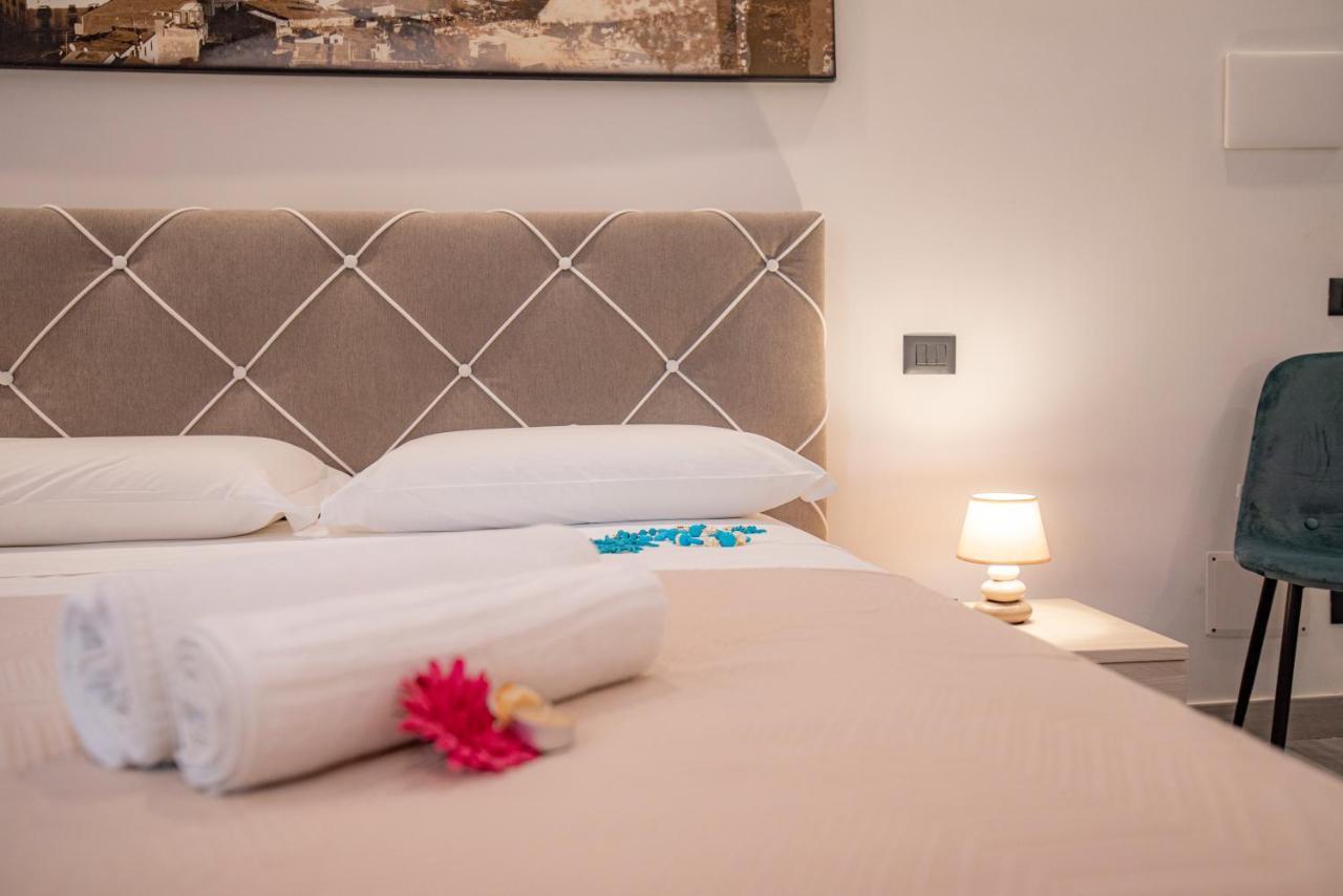 La Dolce Vita Rooms Прочида Экстерьер фото