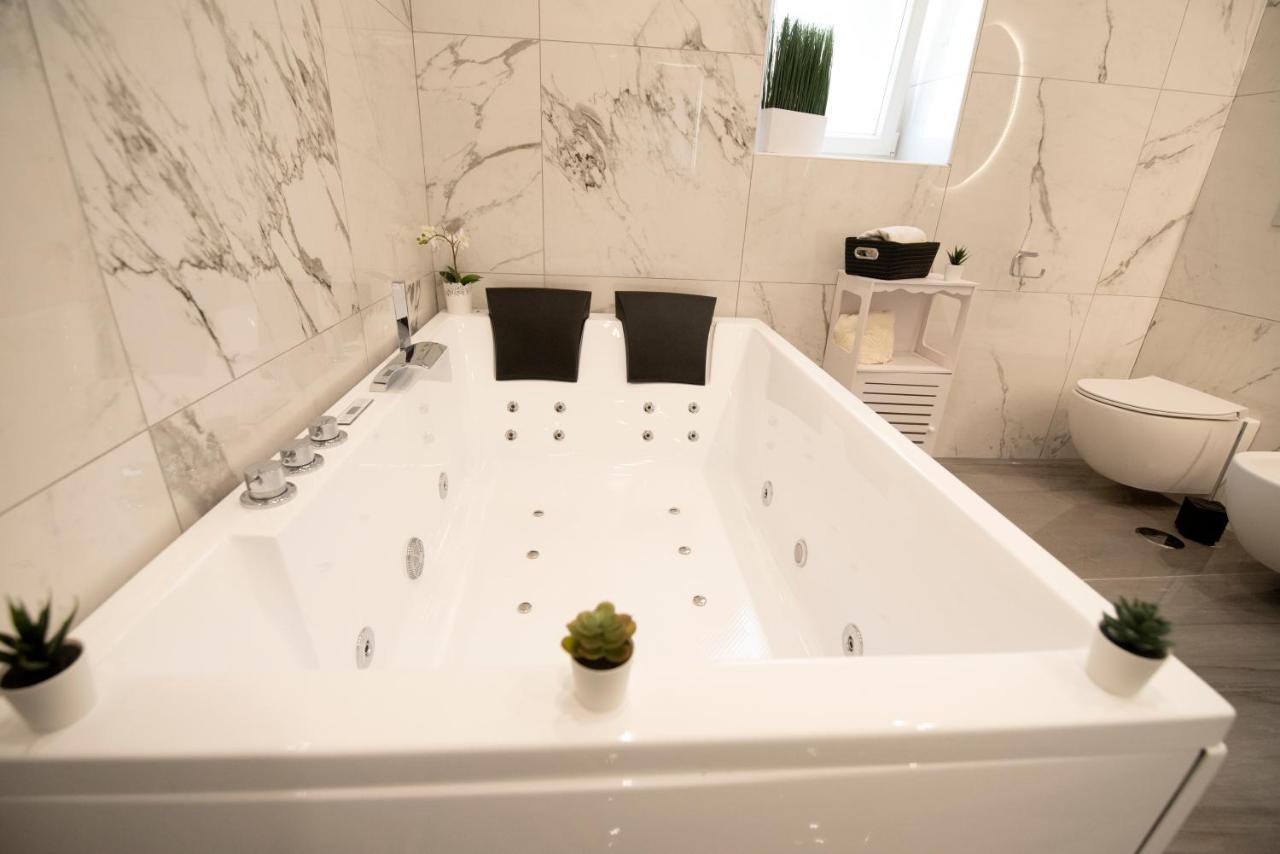 La Dolce Vita Rooms Прочида Экстерьер фото