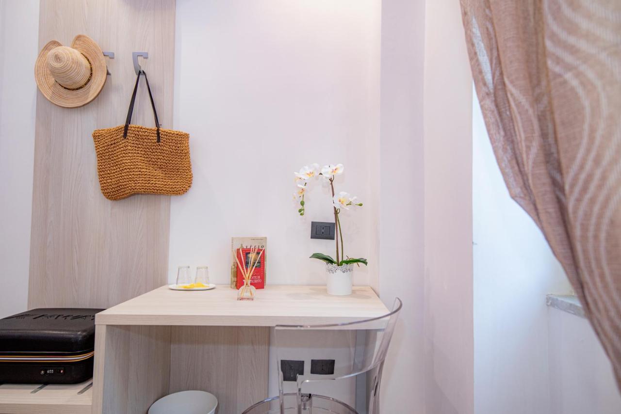 La Dolce Vita Rooms Прочида Экстерьер фото