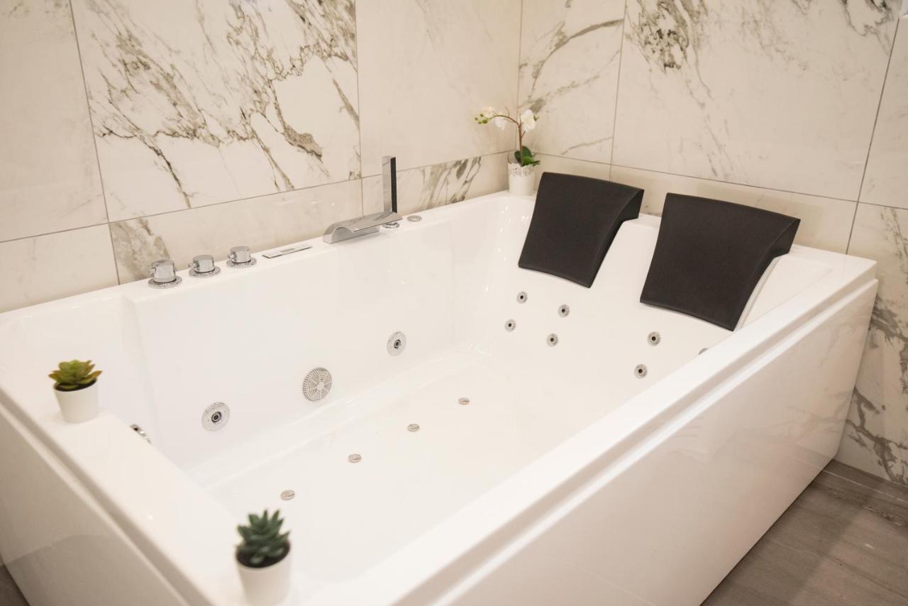 La Dolce Vita Rooms Прочида Экстерьер фото