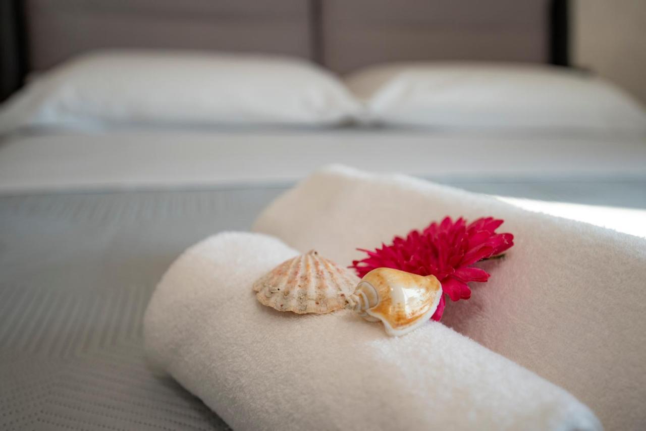 La Dolce Vita Rooms Прочида Экстерьер фото