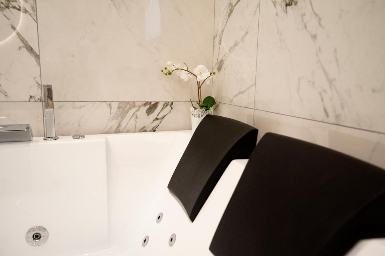 La Dolce Vita Rooms Прочида Экстерьер фото