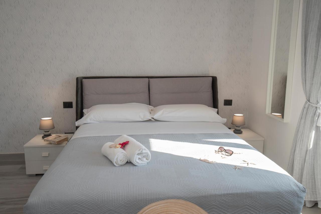 La Dolce Vita Rooms Прочида Экстерьер фото