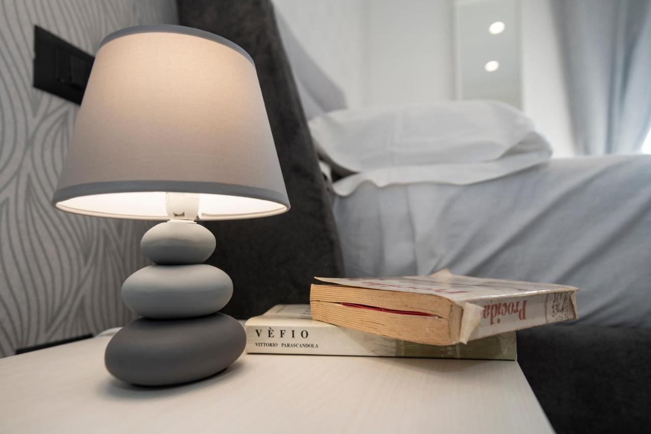 La Dolce Vita Rooms Прочида Экстерьер фото