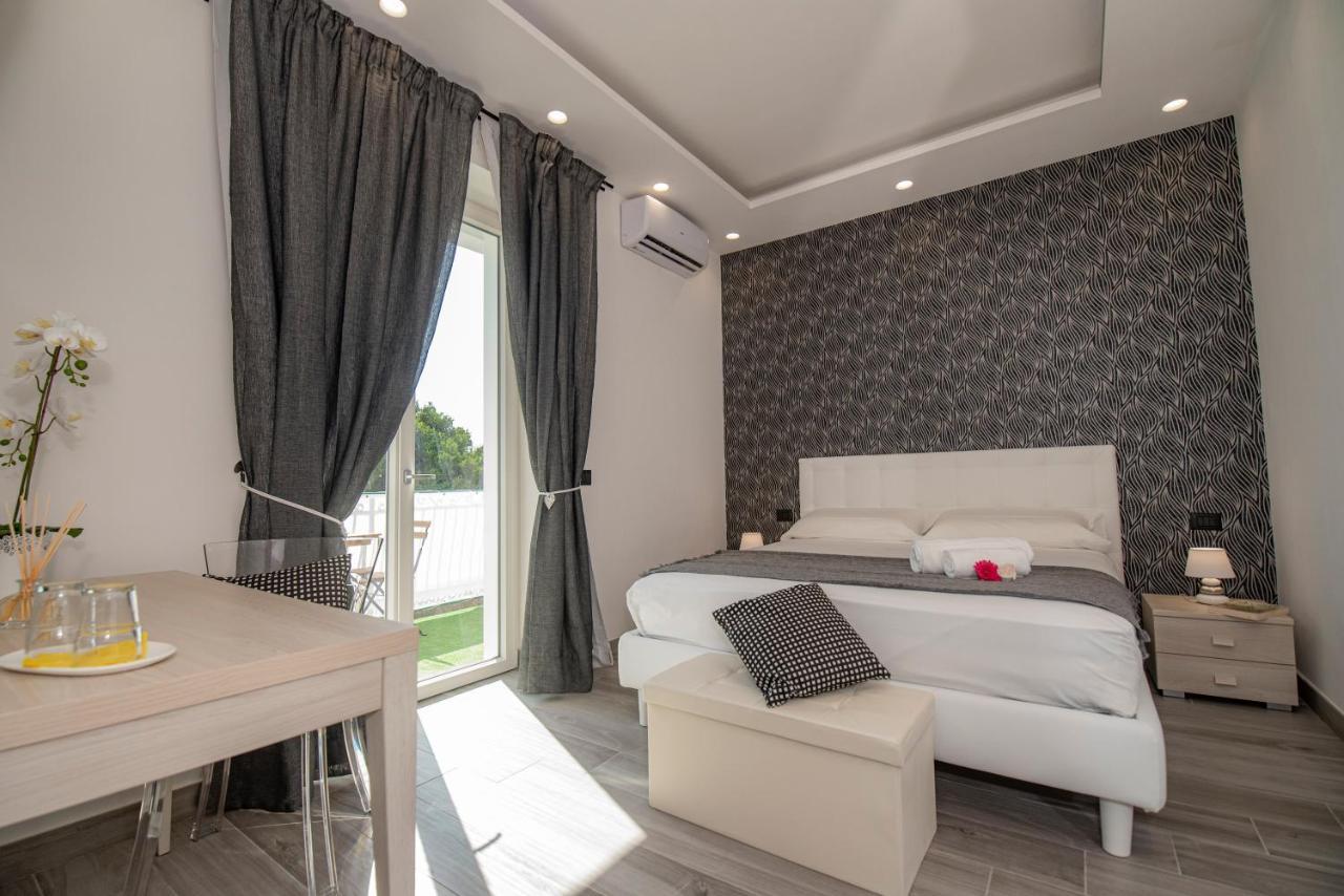 La Dolce Vita Rooms Прочида Экстерьер фото